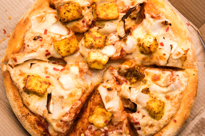Paneer tikka pizza