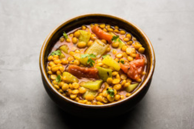 Boiled chana dal with veggies