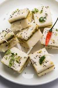 Pudina sooji and oats dhokla